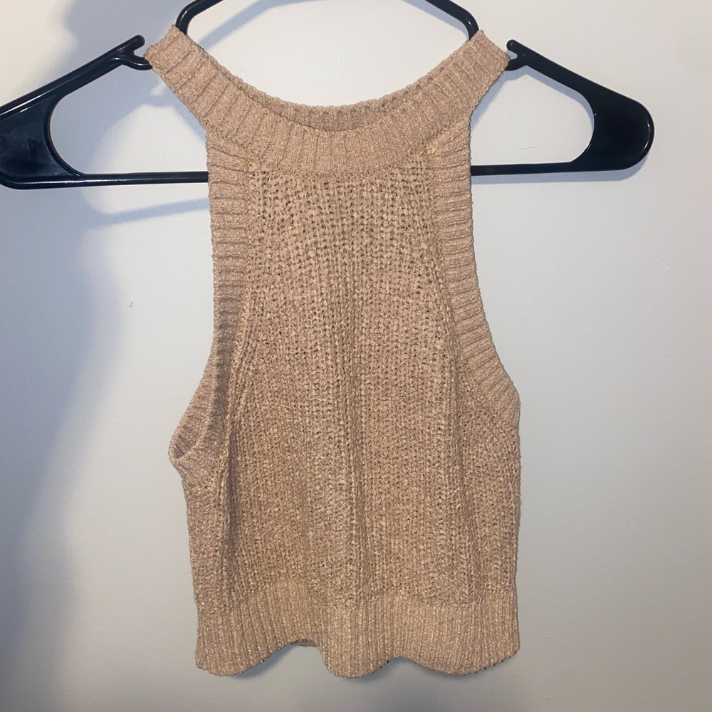 Cropped high neck crochet top